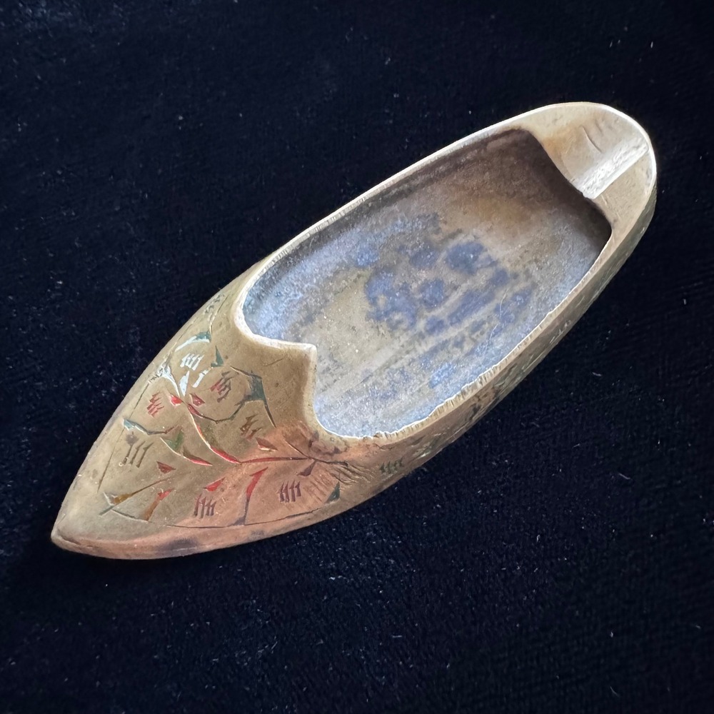 Vintage Etched Brass Slipper Shoe Ashtray India Floral Enamel Detail - Picture 1 of 8
